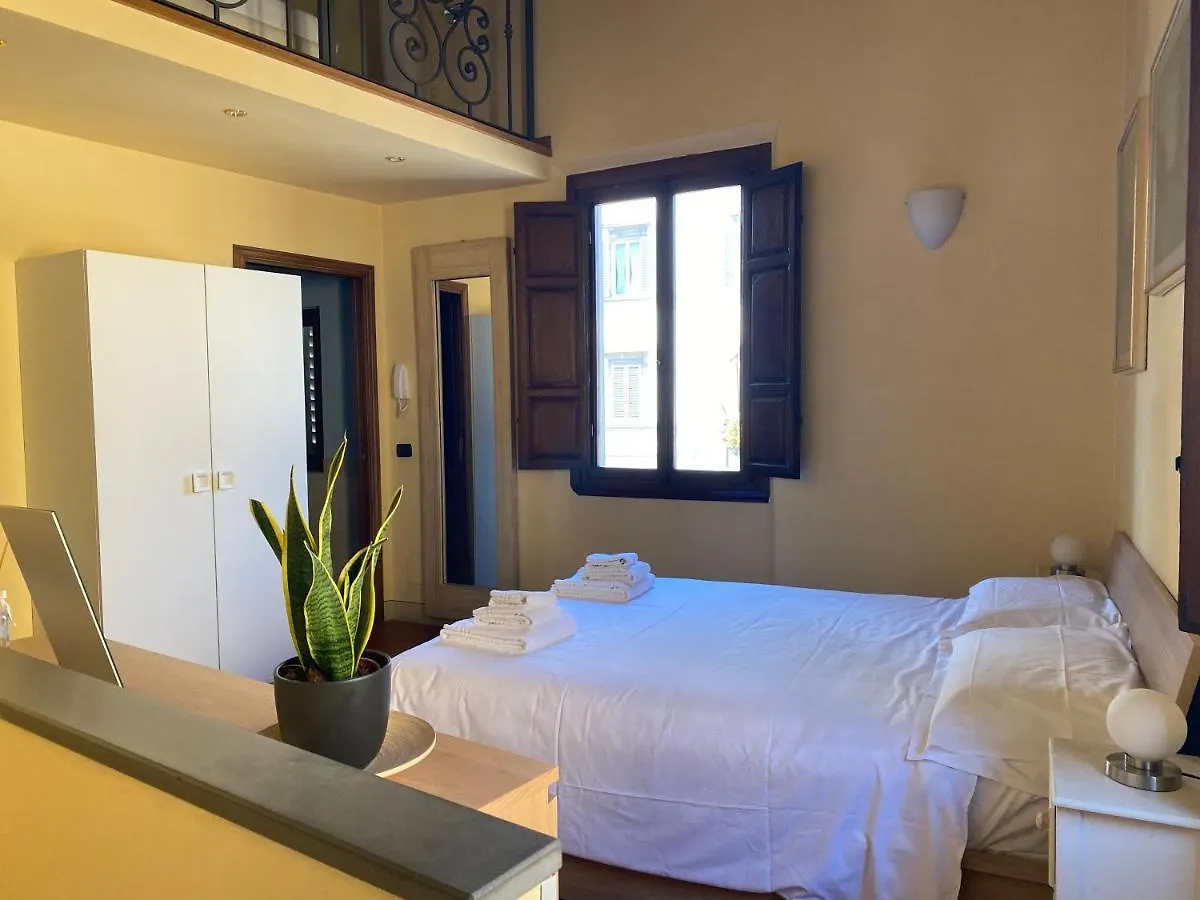 Appartamento Cozy Classic Italian House Near Santa Croce, On The Lungarno Firenze Italia