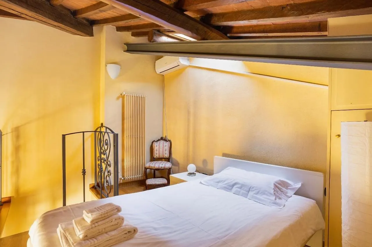 Appartamento Cozy Classic Italian House Near Santa Croce, On The Lungarno Firenze 0*,  Italia