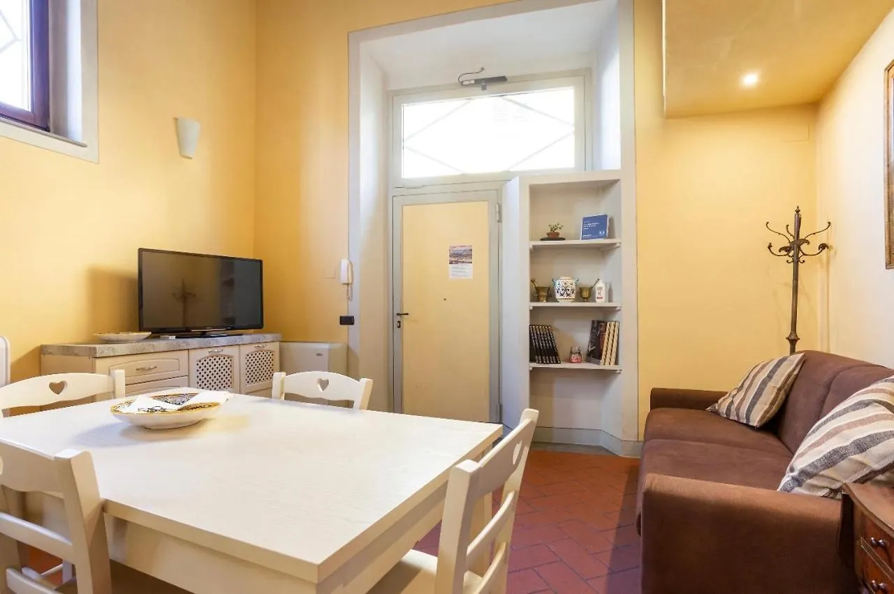 Cozy Classic Italian House Near Santa Croce, On The Lungarno Lejlighed Firenze